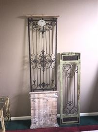 WALL DECORATIONS / HOME DECOR'