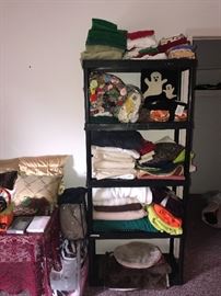 LINENS / TOWELS AND BEDDING