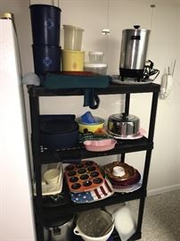 KITCHENWARE / GLASSWARE / BAKEWARE / VINTAGE TUPPERWARE