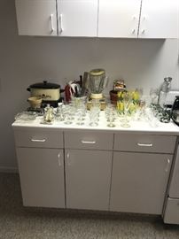 KITCHENWARE / GLASSWARE / BAKEWARE