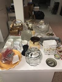 KITCHENWARE / GLASSWARE / BAKEWARE