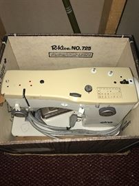 SEWING MACHINE