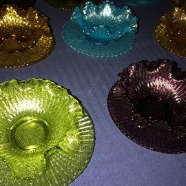VINTAGE VASELINE GLASS / DEPRESSION GLASS FRUIT / DESSERT BOWLS