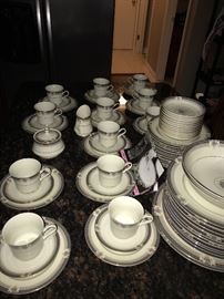 MIKASA GRAND IVORY FINE CHINA SET-12 SERVING!