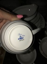 TRU-TONE PRINCESS CHINA-BRIDAL WREATH