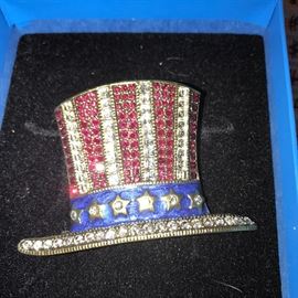 HEIDI DAUS AMERICAN HAT PIN