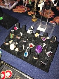 COSTUME RINGS