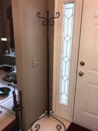 METAL HALL TREE
