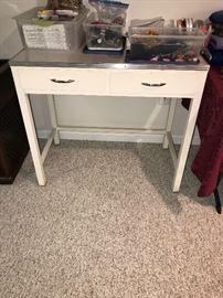 VINTAGE METAL DESK / INDUSTRIAL!