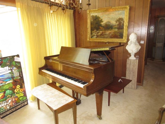 this is the Baldwin 5'6 piano in Walnut finish