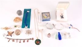 Lot 25: Estate Jewelry & Collectibles