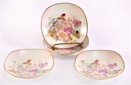 Lot 28: 4 Schumann "Wild Rose" Nut Dishe