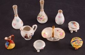 Lot 24: Miniature Ceramic Pieces