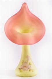 Lot 57: Fenton Burmese Jack In The Pulpit Vase