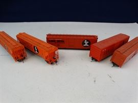 HO Scale Trains - Hopper Cars & Boxcars (5)
