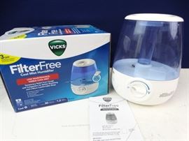 Vicks Filter Free Humidifier in Box