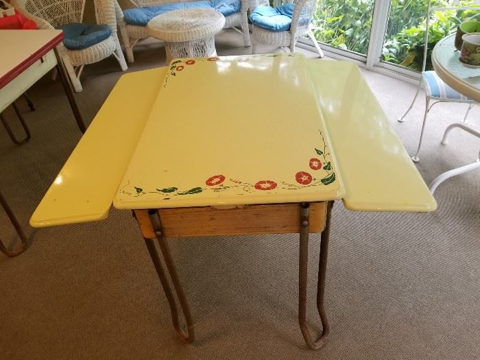 Vintage Porcelain Table with Slide Out Leafs ( Yellow with Floral)