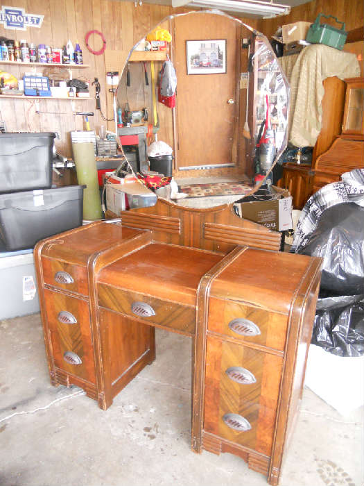 DECO VANITY