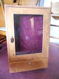 MEDICINE/DISPLAY CABINET