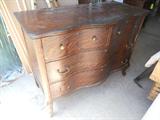 VINTAGE CHEST OF DRAWERS