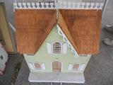 DOLL HOUSE