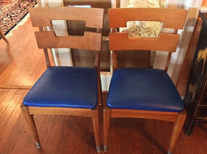 Mid Century Modern Chairs. 