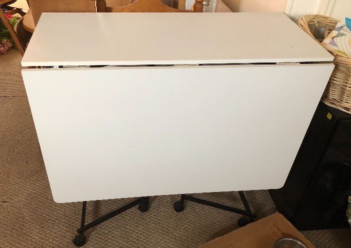 3ft high collapsible craft table