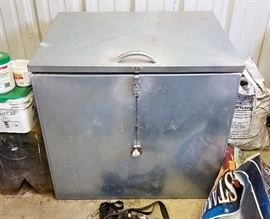Great feed/storage box