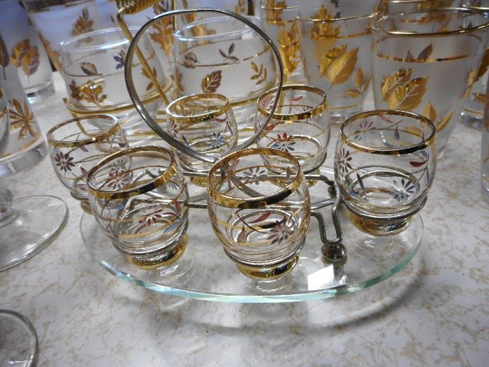 Mid Century Frosted. Gold Leaf Small Tumblers/Caddy