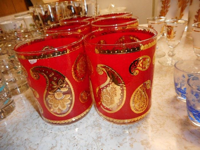 Mid Century Red/Gold Bar Ware. 6 Glasses