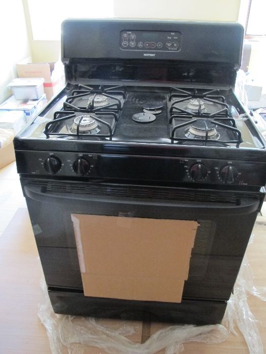 HotPoint Gas Stove NEW