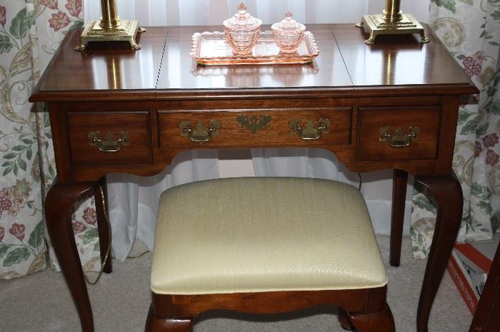 Beautiful Vanity Desk