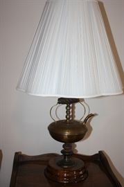 Very nice pair of Aladdin Lamp style table lamps