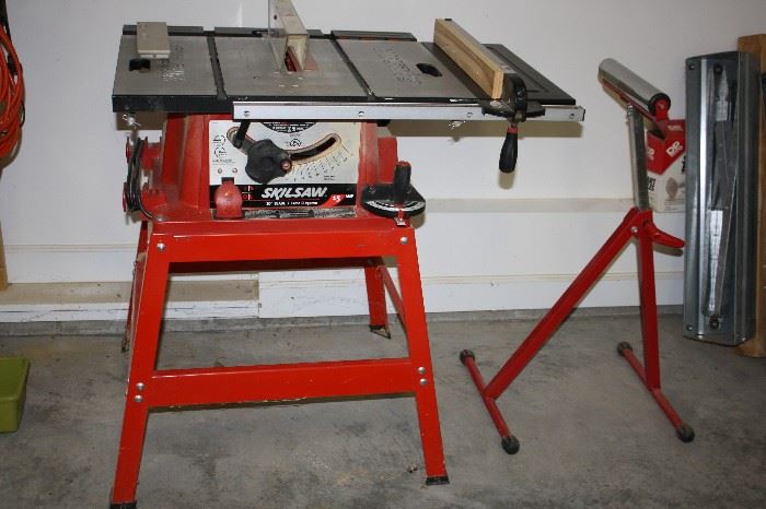 Skil Saw Table Saw and board roller.