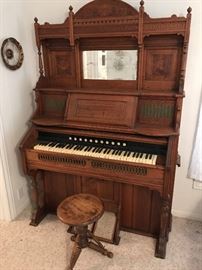 Beautiful Original Pump Organ- Works