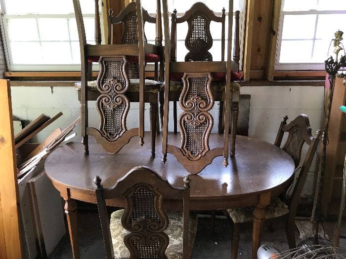 Additional dining table and chairs