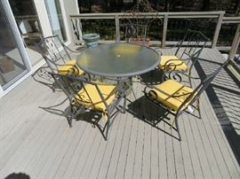 54" patio table w/(5) chairs
