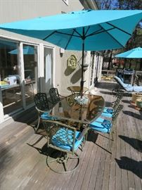 Patio set: table & (5) chairs