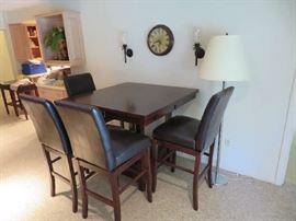 Pub set w/(4) leather chairs