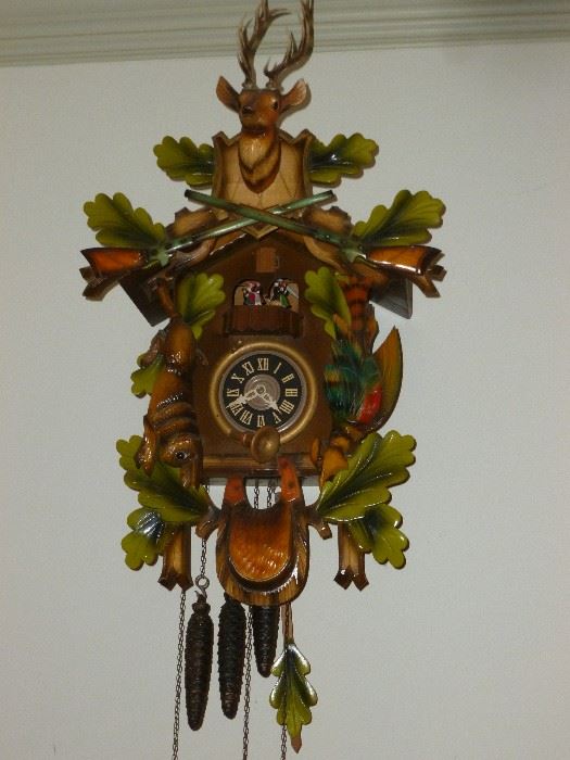 Killer musical Cuckoo Clock..works great!