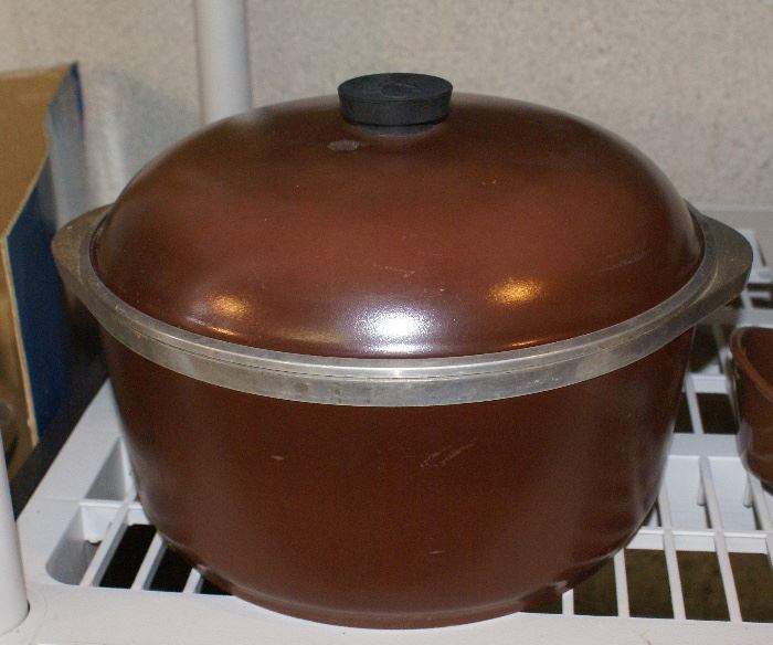 Large Covered Pot 