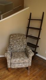 Cloth Leaf Motif Recliner Chair 