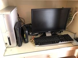 Dell Computer (Screen, tower, keyboard and mouse included)