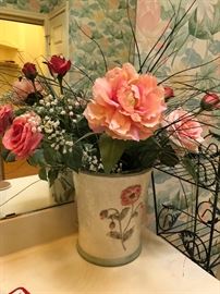 3 piece matching bathroom accessory set