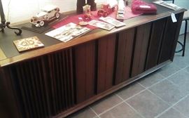 Mid Century RCA Victor am/fm console stereo with turntable