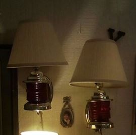 red lamps