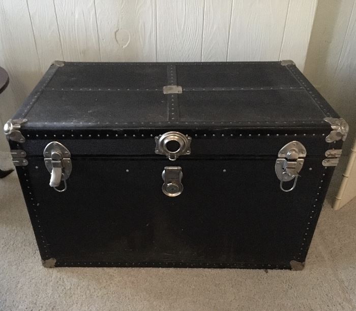 Vintage trunk in great condition has original insert. 