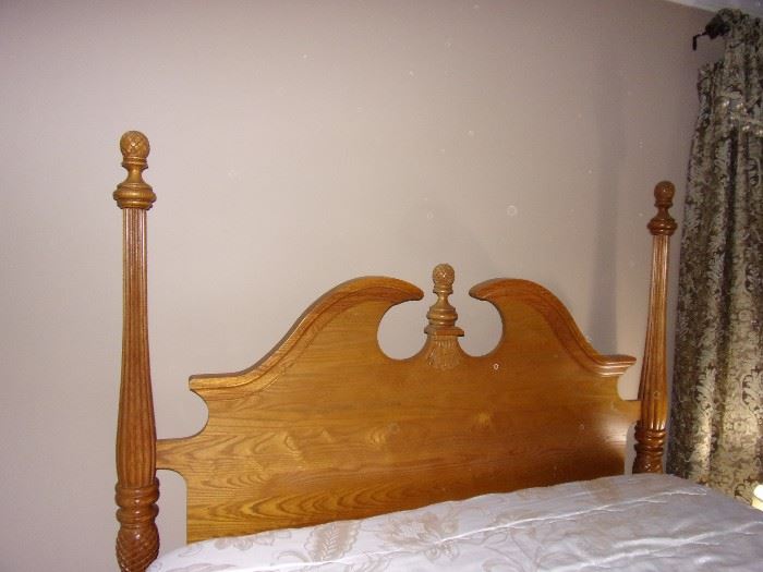 Queen oak four post bed