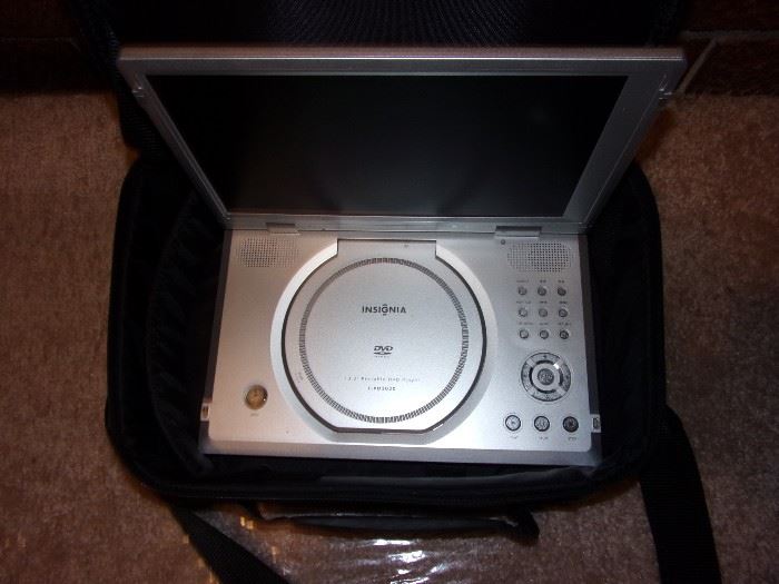 Insignia Dvd player with case and accessories