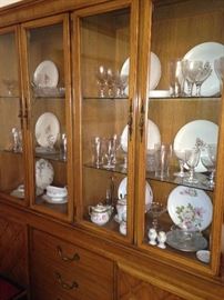 Several kinds of china and crystal